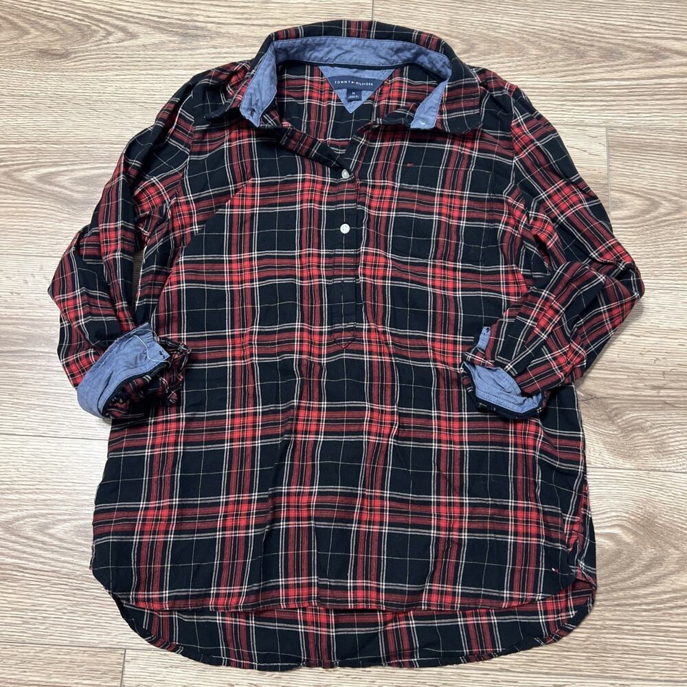 Tommy Hilfiger Women’s Red Black Plaid Flannel 1/2 Pullover Size Medium (A37)